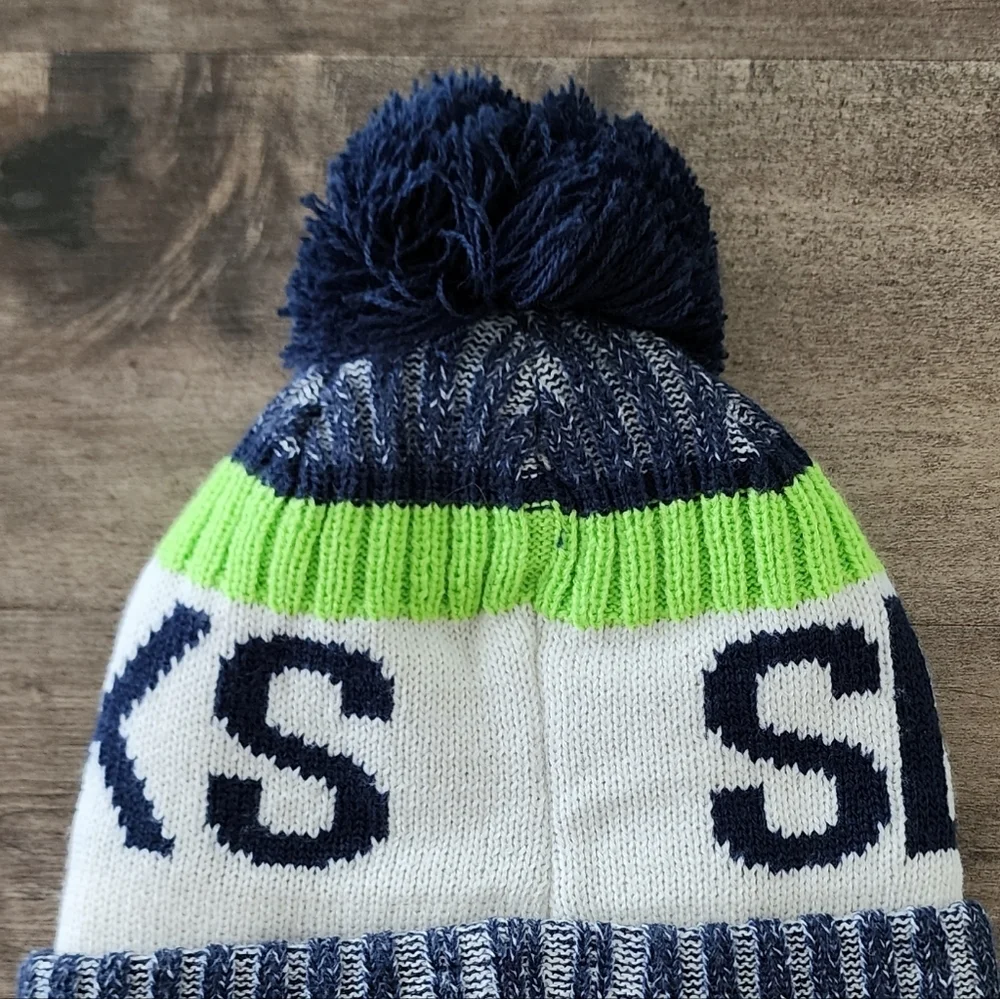 New Era NFL Seattle Seahawks Youth Sport Knit Pom Beanie NEW